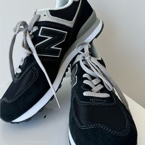 New Balance Men's Dark Navy & Grey Sneakers